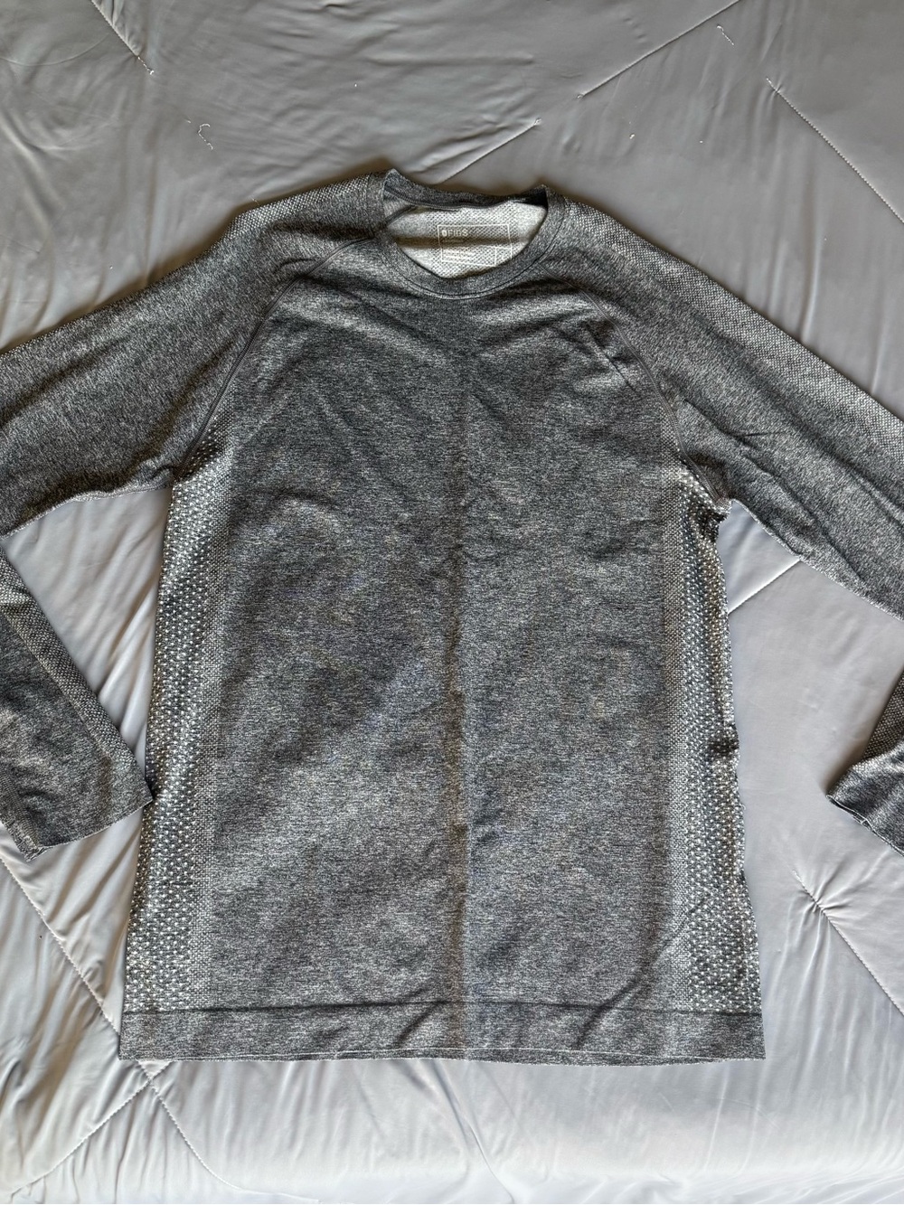 Figs Men's Heathered Gray Crewneck Long Sleeve Stretch Scrubs